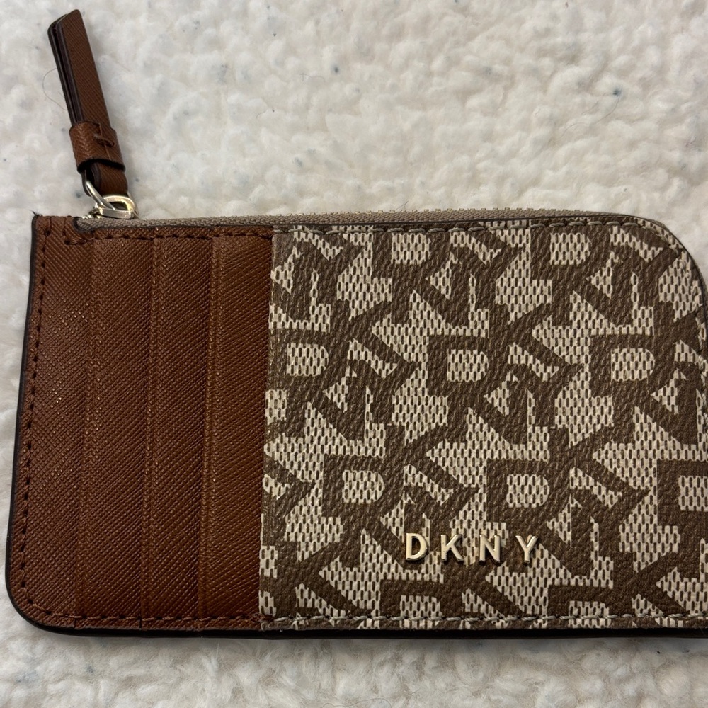 DKNY Logo Pattern Card Holder in Brown and Cream